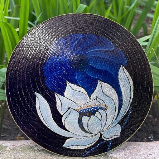 Nón cỏ bàng đen họa tiết Sen trắng