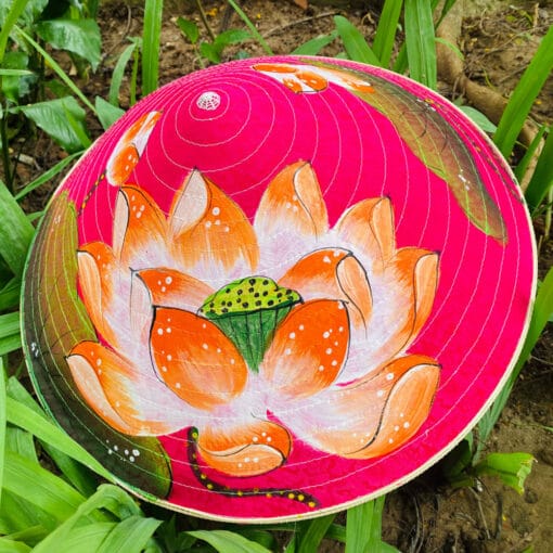 Nón lụa đỏ họa tiết Sen vàng-01