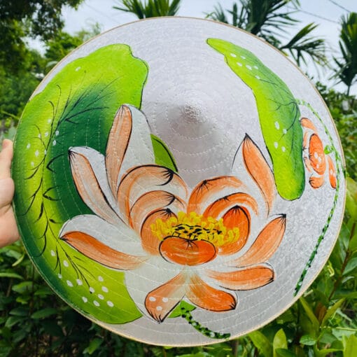 Nón lụa trắng họa tiết Sen vàng