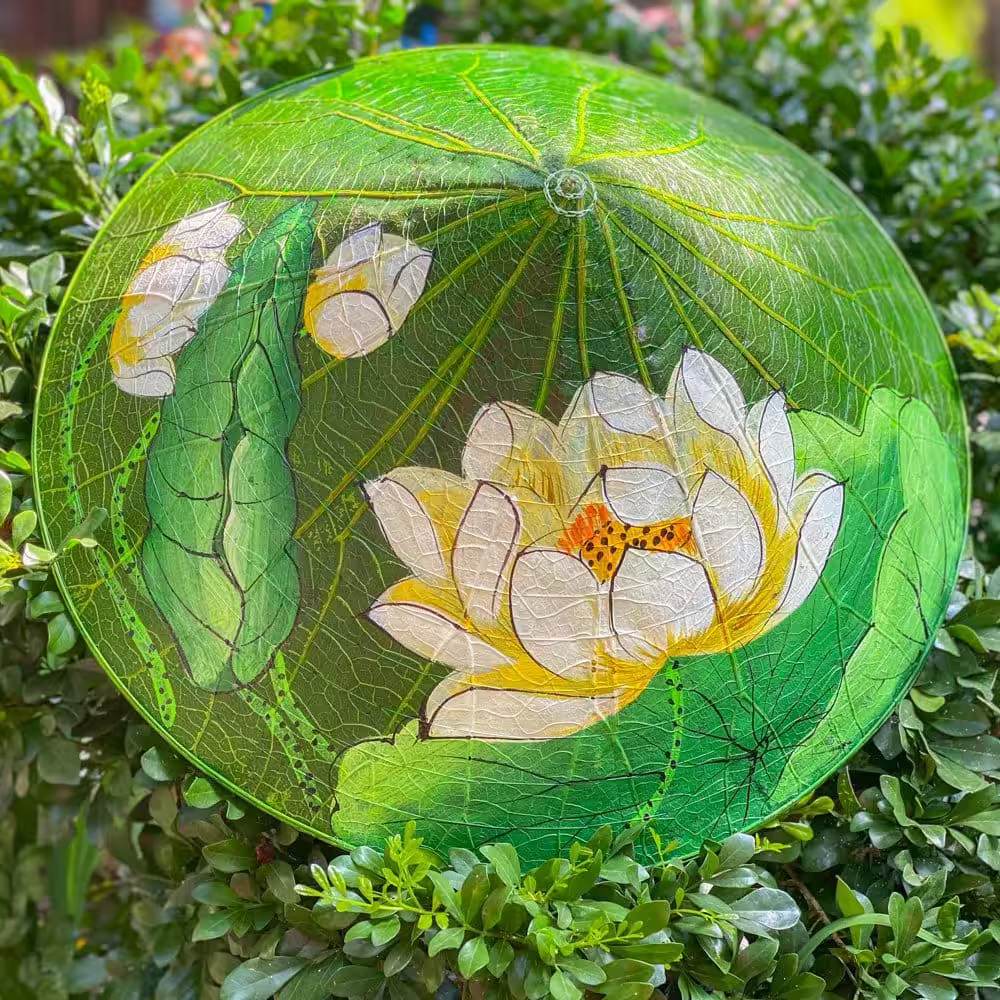 Nón lá Sen Huế họa tiết Sen vàng