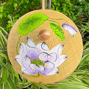 Nón cỏ bàng trơn vẽ tay sen tím khâu vành vàng